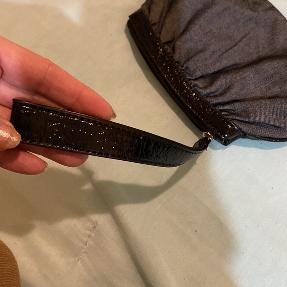 NWOT - Grey & Black Puma Wristlet - Picture 4 of 10